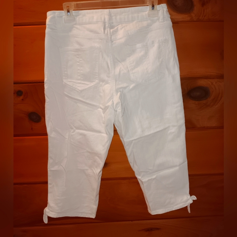 White capris - Picture 2 of 2